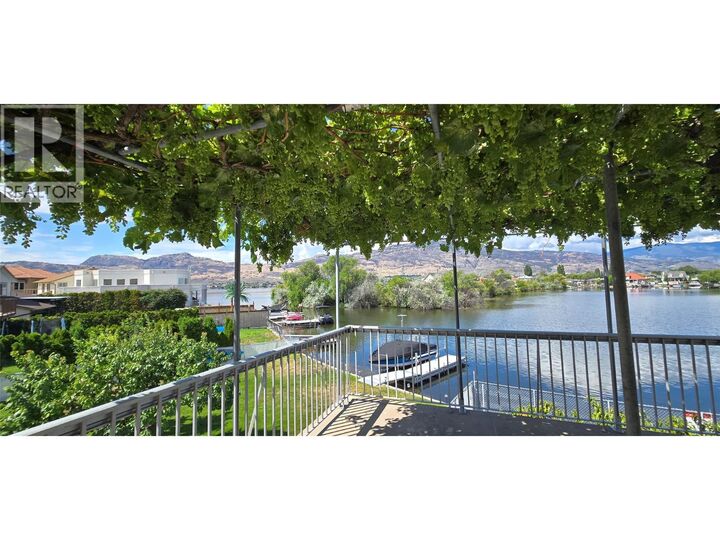 26 Bayview Crescent — photo 1