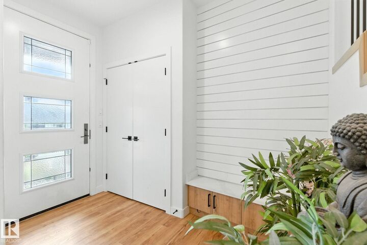 Property Photo:  1048 Goldfinch Way NW  AB T5S 0R2 