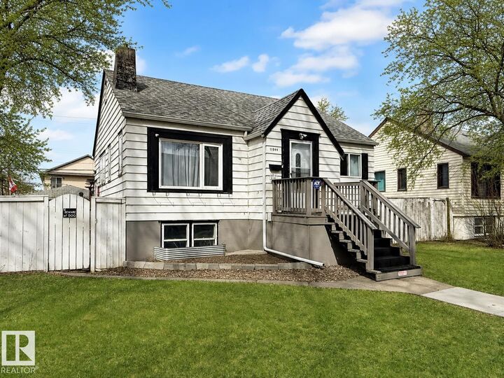 Property Photo:  11844 96 Street NW  AB T5G 1V3 