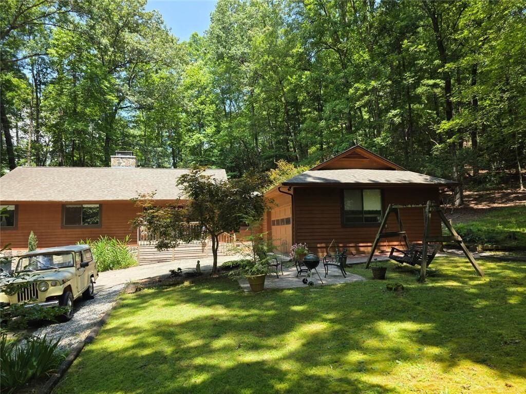 Property Photo:  231 Laurelwood  GA 30571 