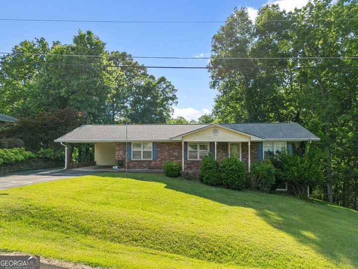 Property Photo:  8 Montre Circle SE  GA 30173 
