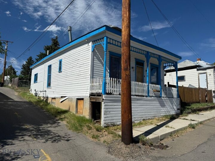 Property Photo:  605 Caledonia  MT 59701 