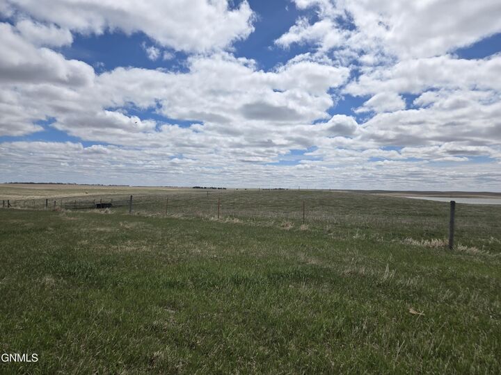 Property Photo:  5372 80th Street SE  ND 58460 