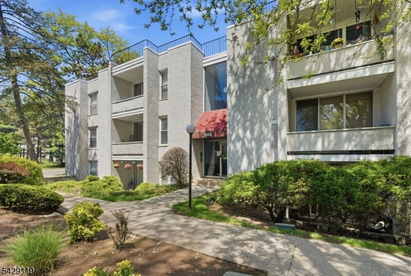 Property Photo:  462 River Rd  NJ 07110 