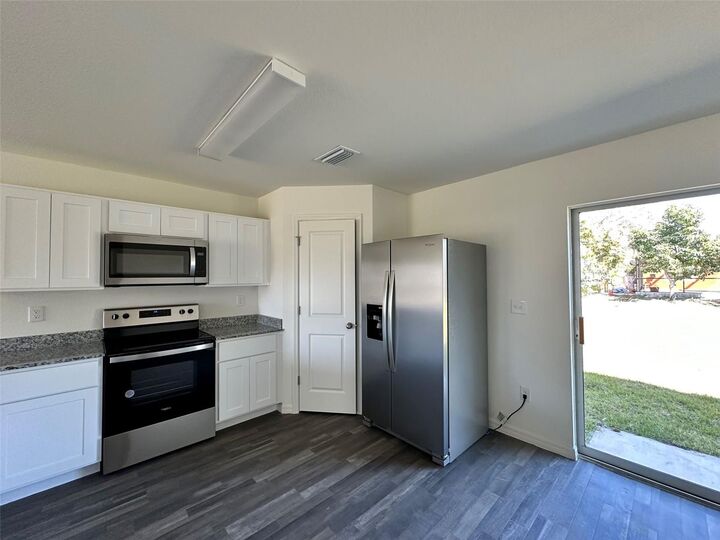 Property Photo:  1242 Autumn Street  FL 33980 