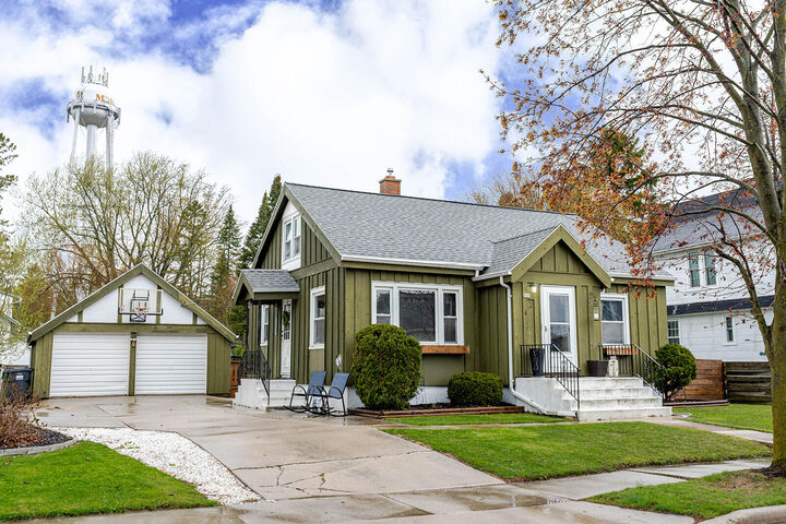 Property Photo: 509 Jackson St WI 54228