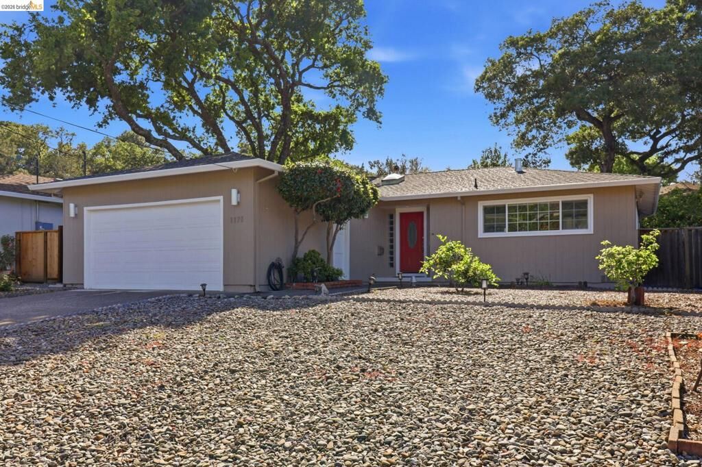 Property Photo: 1171 Cambridge St CA 94947
