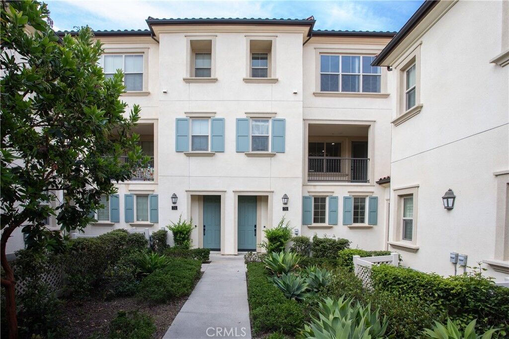 Property Photo:  76 Capricorn  CA 92618 