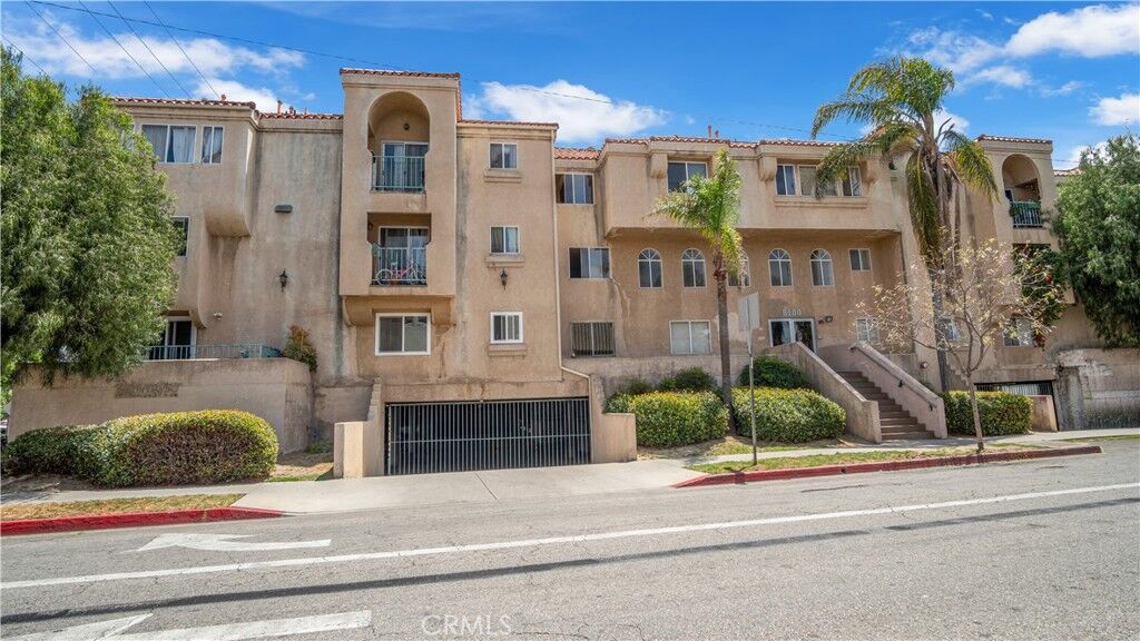 Property Photo:  6100 Rugby Ave 313  CA 90255 