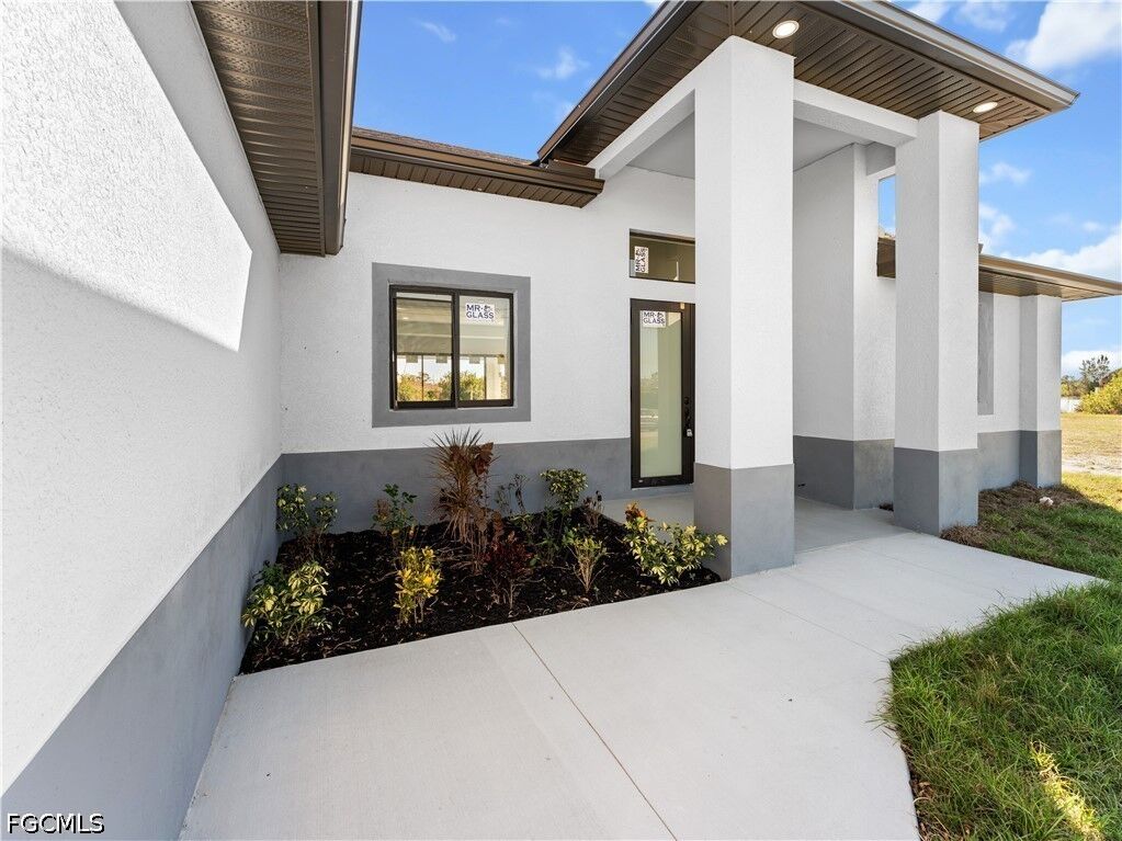 Property Photo:  2728 Diplomat Parkway W  FL 33993 