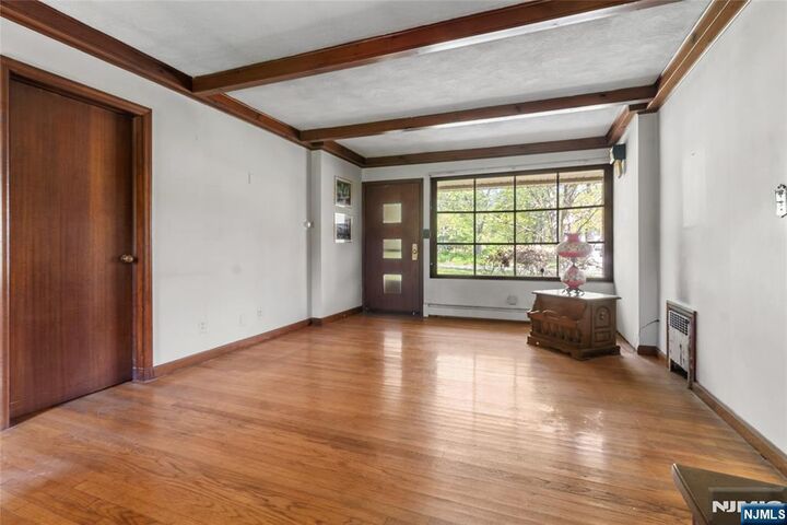 Property Photo:  52 Waughaw Road  NJ 07082 