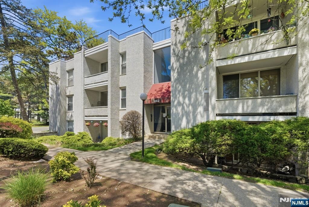Property Photo:  462 D River Road  NJ 07110 