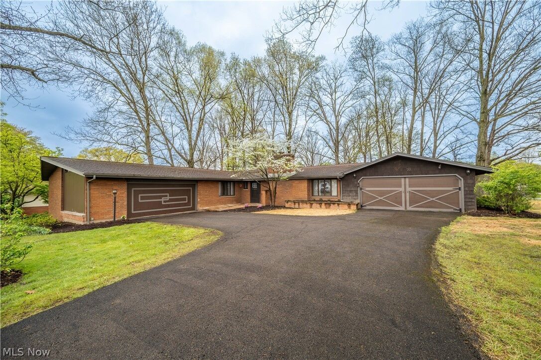 Property Photo:  1019 Park Circle  OH 44420 