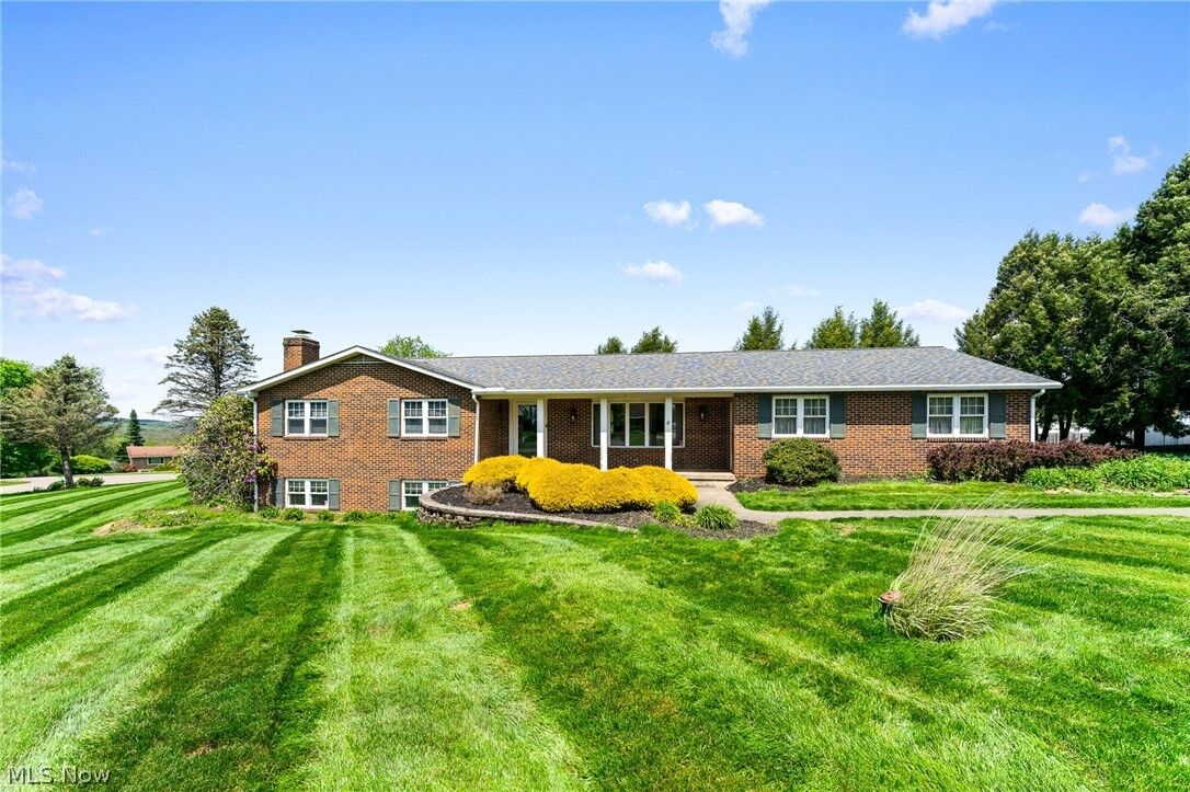 Property Photo:  49325 S Park Circle  OH 43920 