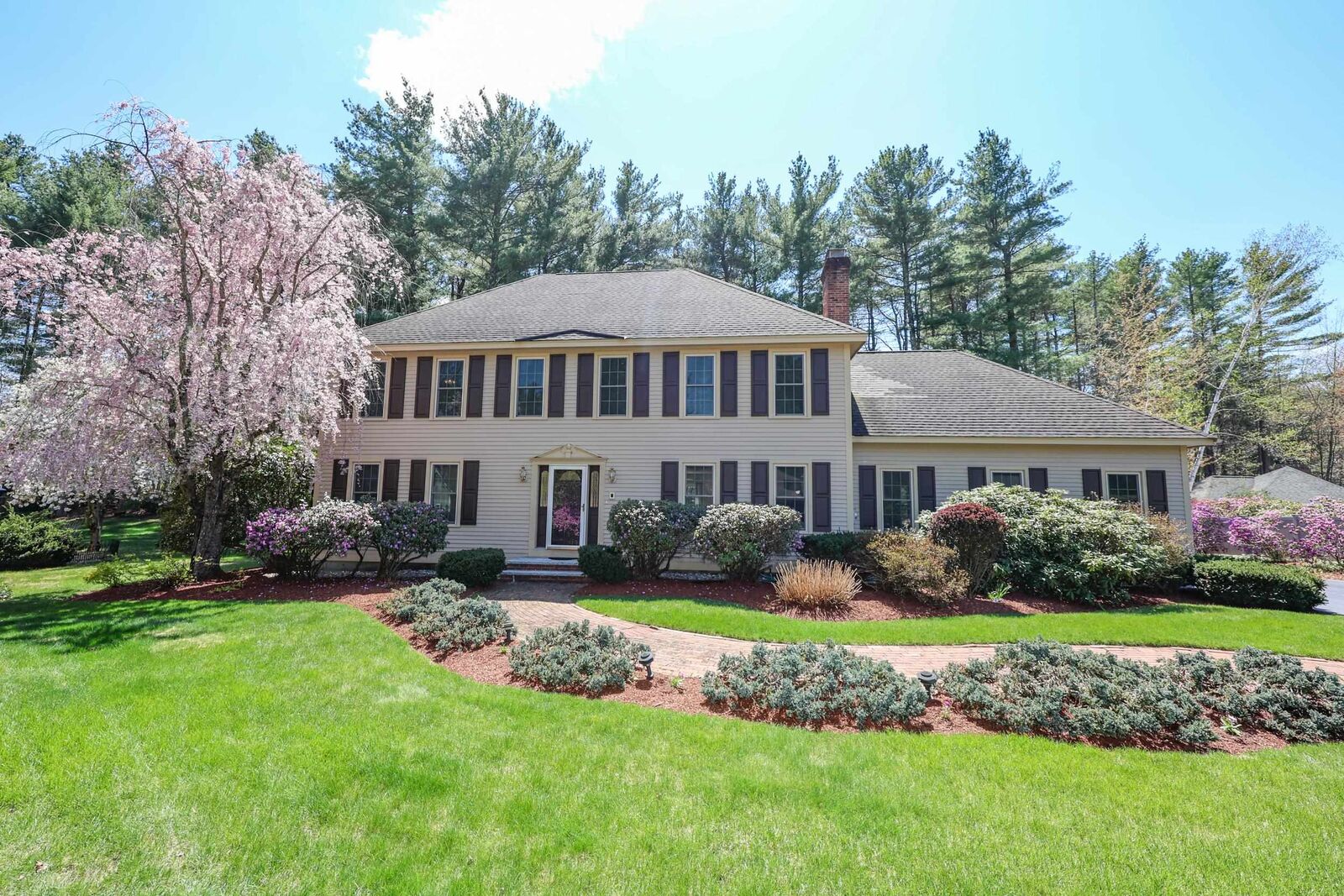 Property Photo: 26 Preserve Drive NH 03064