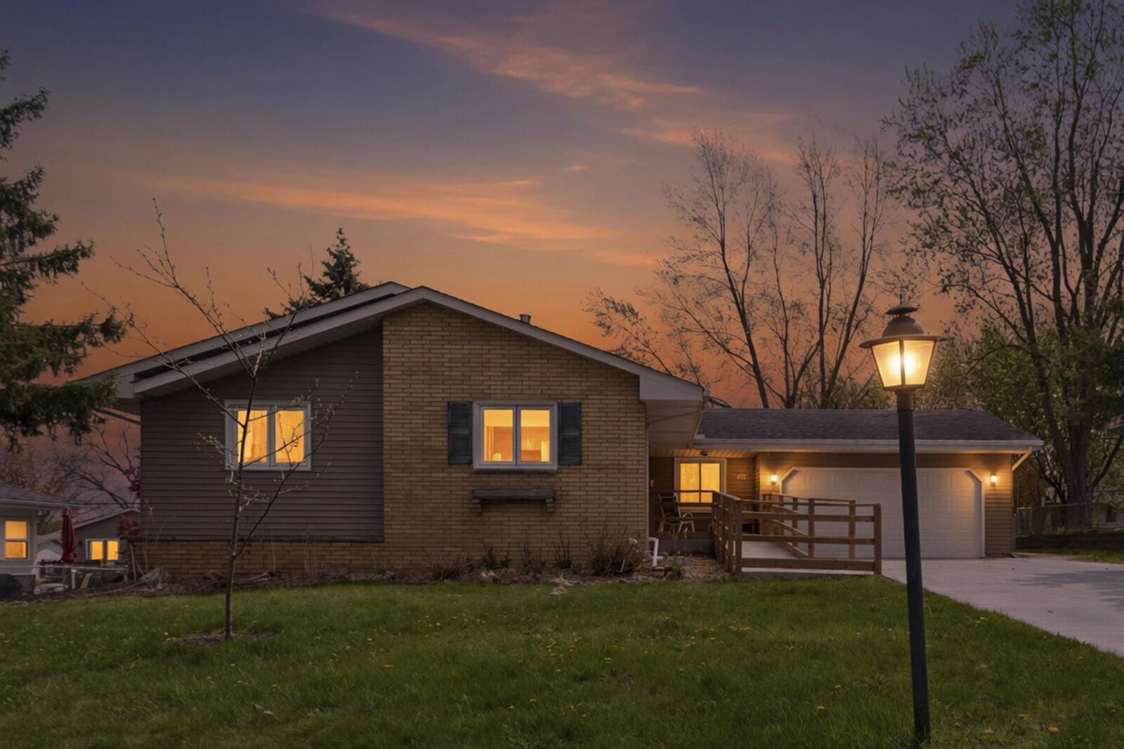 Property Photo:  7925 29th Avenue N  MN 55427 