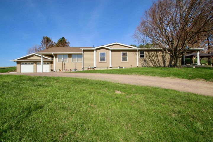 Property Photo:  1809 Emmet  IA 51007 