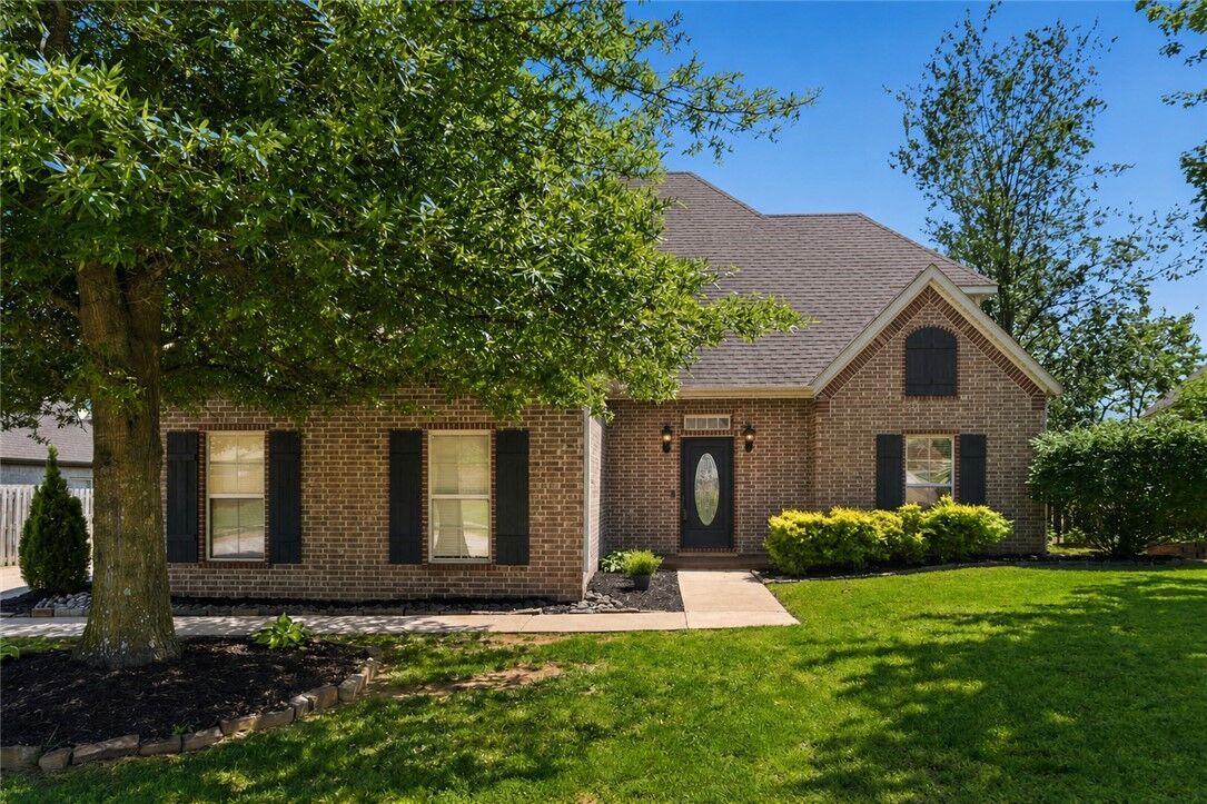 Property Photo:  6405 SW Heritage Avenue  AR 72713 