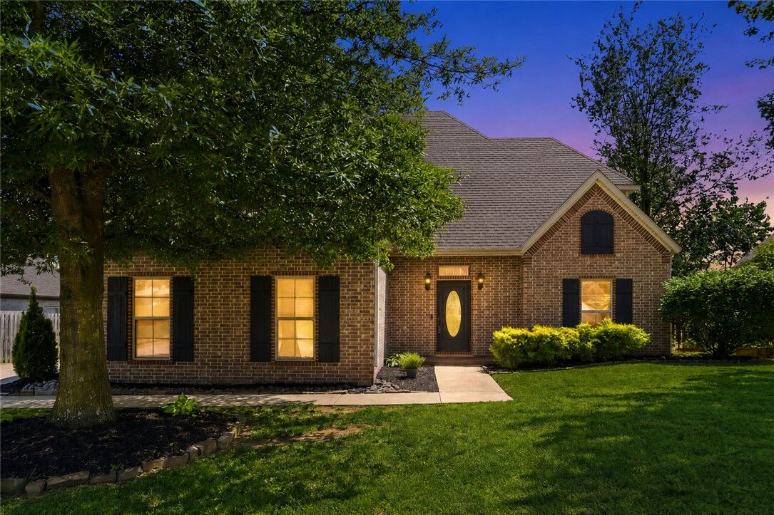 Property Photo: 6405 SW Heritage Avenue AR 72713