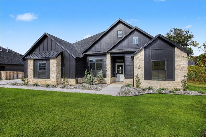 Property Photo: 3611 Beaverhead Way AR 72712