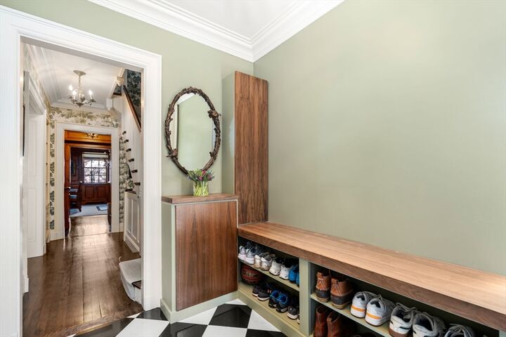 Property Photo:  5 Charles River Square  MA 02114 