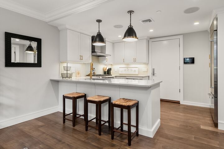 Property Photo: 11 Exeter Street 2 MA 02116