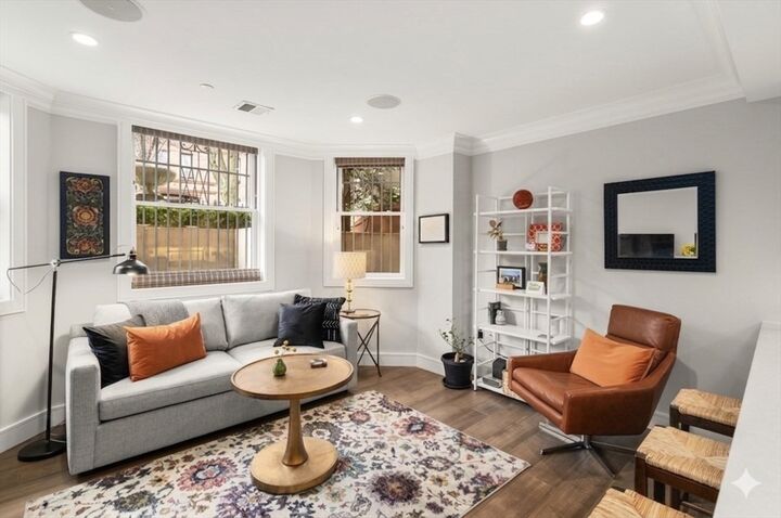 Property Photo:  11 Exeter Street 2  MA 02116 