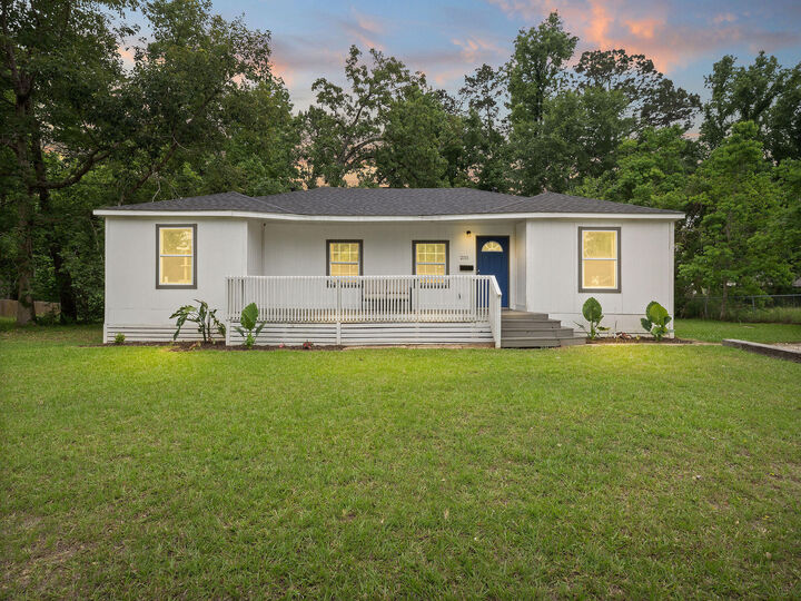 Property Photo:  2111 Jean  LA 71446 