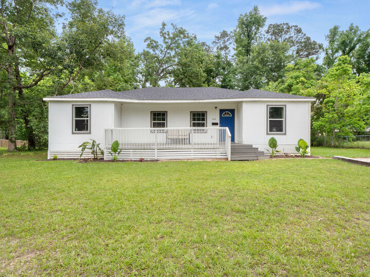 Property Photo:  2111 Jean  LA 71446 