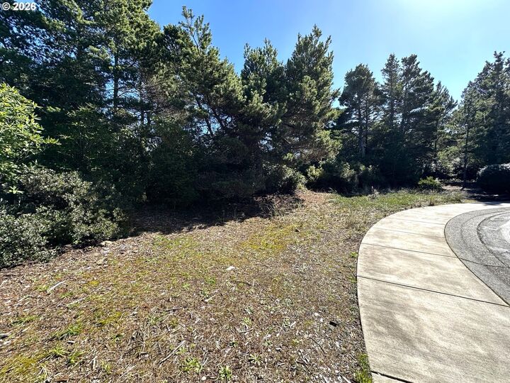 Property Photo:  Sailors Ravine Ct  OR 97439 