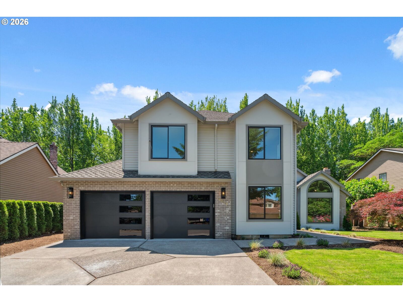 Property Photo: 16428 NE San Rafael Dr OR 97230