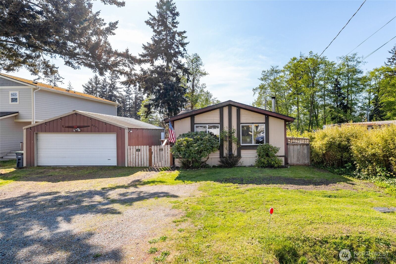 Property Photo:  4331  Hamilton Drive  WA 98277 