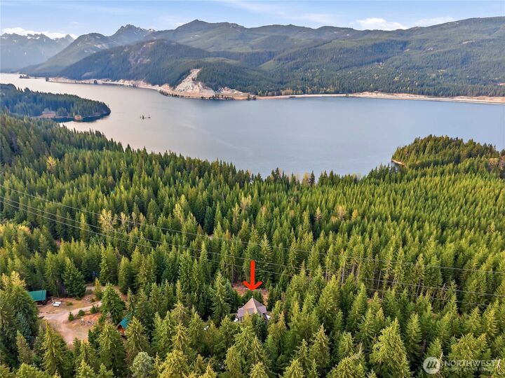 Property Photo: 320 Lakeview Way WA 98925