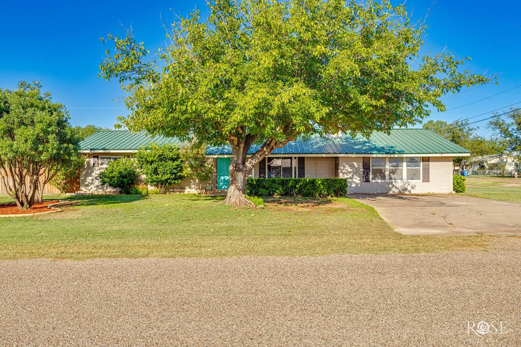 Property Photo:  302 Key Street  TX 76933 