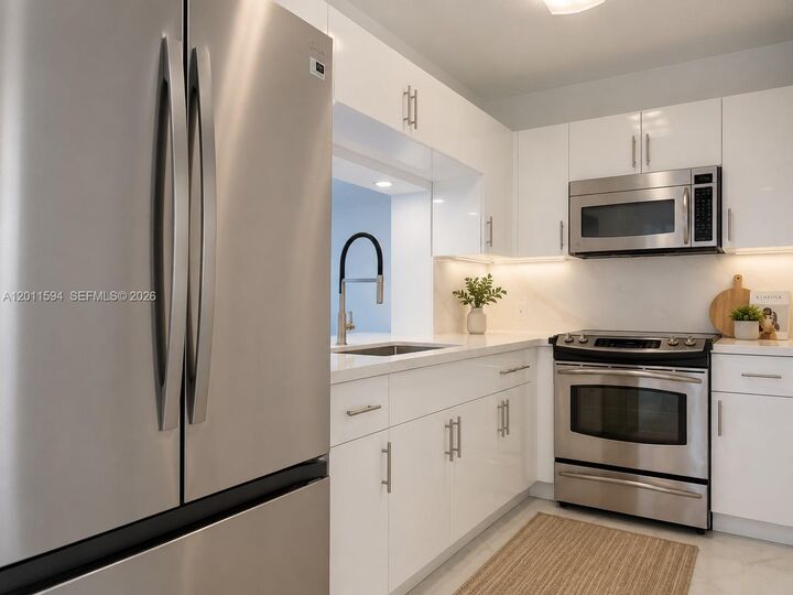 Property Photo:  3252 SW 88th Pl 3252  FL 33165 