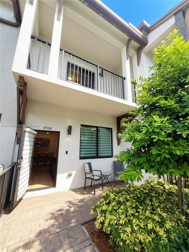 Property Photo:  4906 NW 83rd Path  FL 33166 