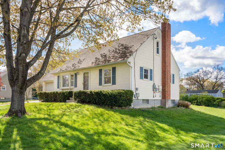 Property Photo:  6 Roberts Road  CT 06082 