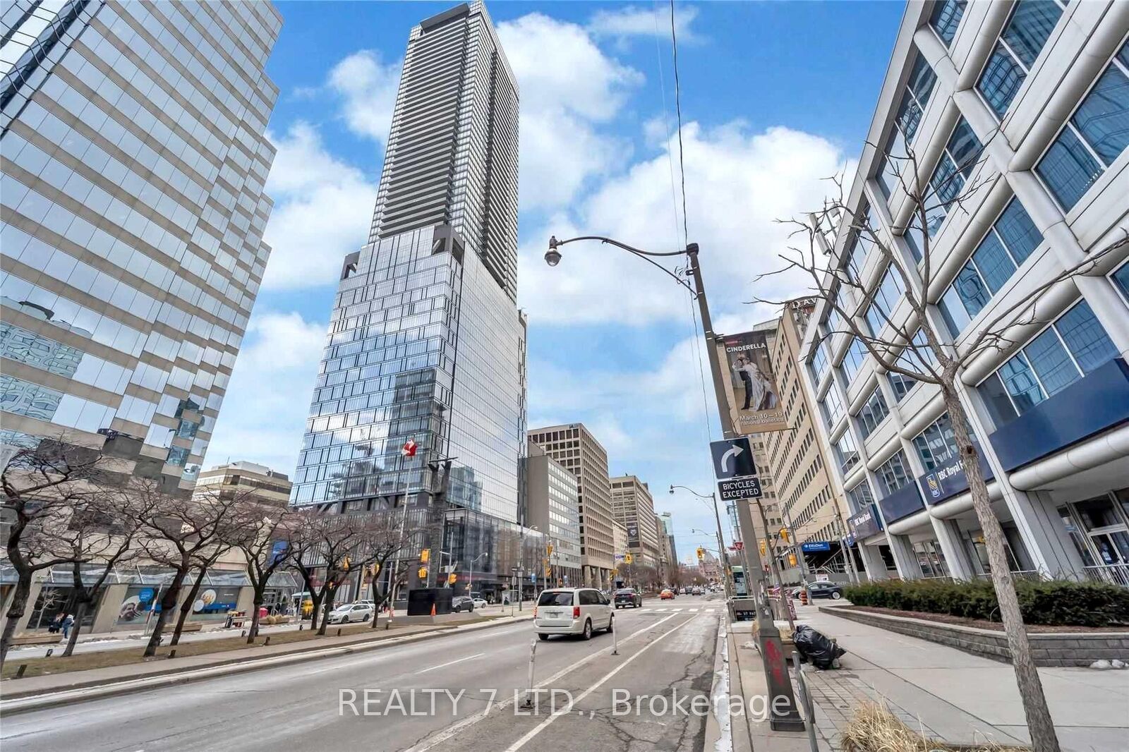 Property Photo: 488 University Avenue 3902 ON M5G 0C1