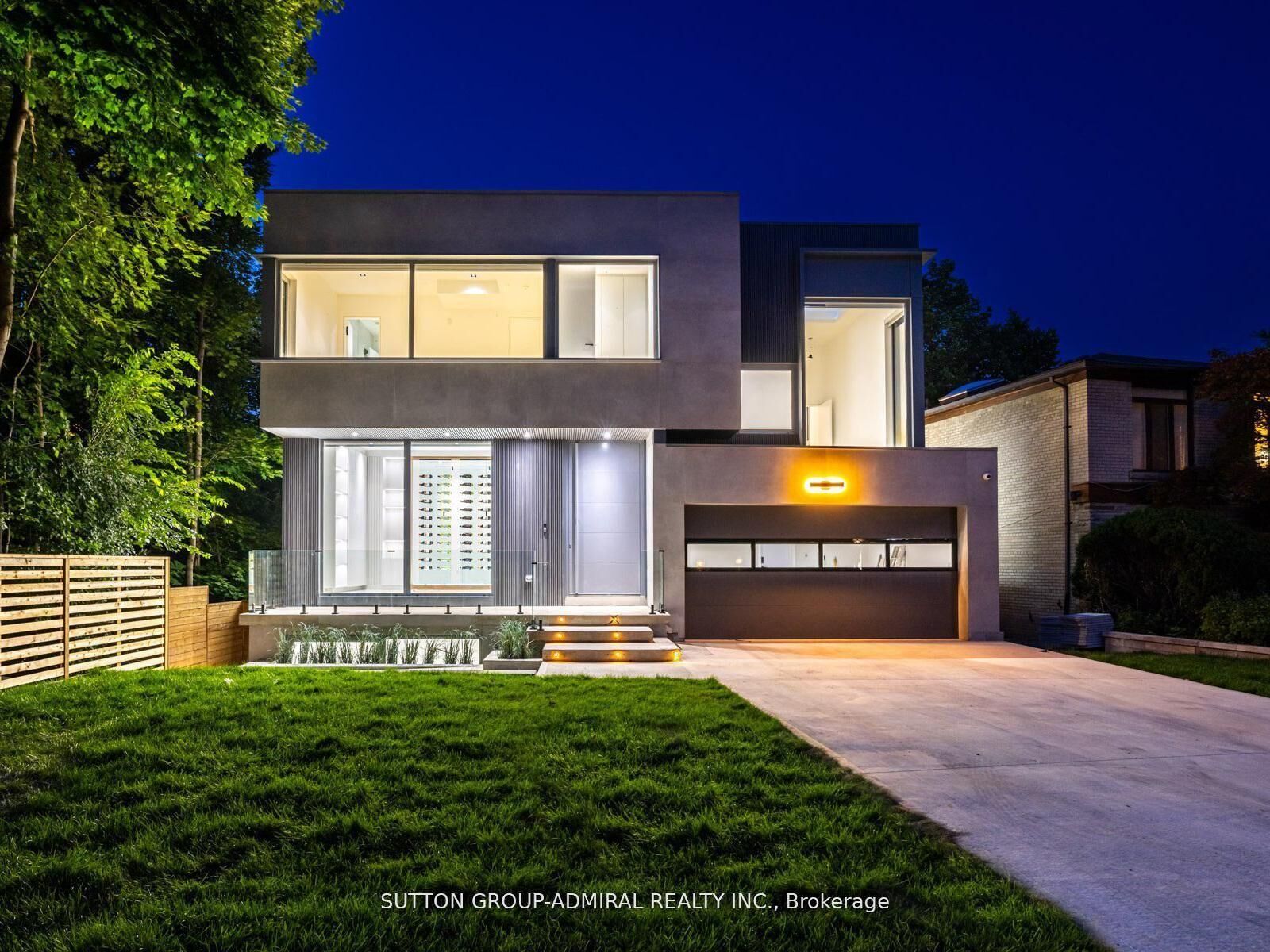 Property Photo: 157 Old Forest Hill Road ON M5N 2N7