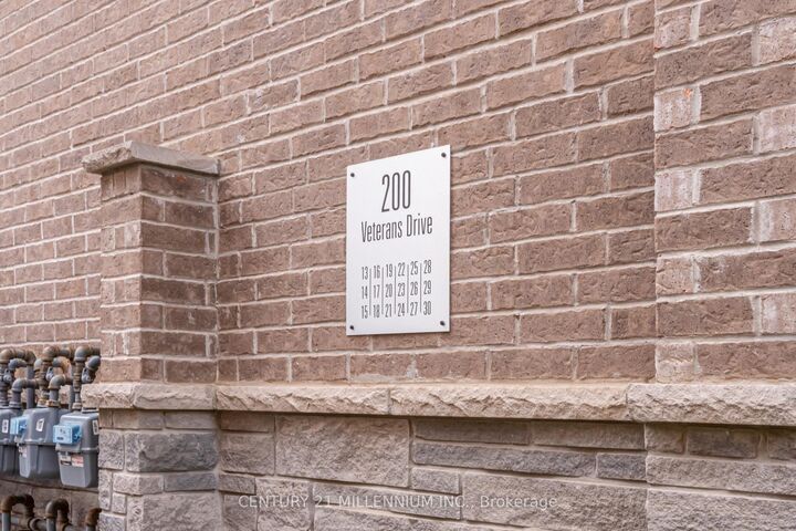 Photo de la propriété: 200 Veterans Drive 30 ON L7A 4S6