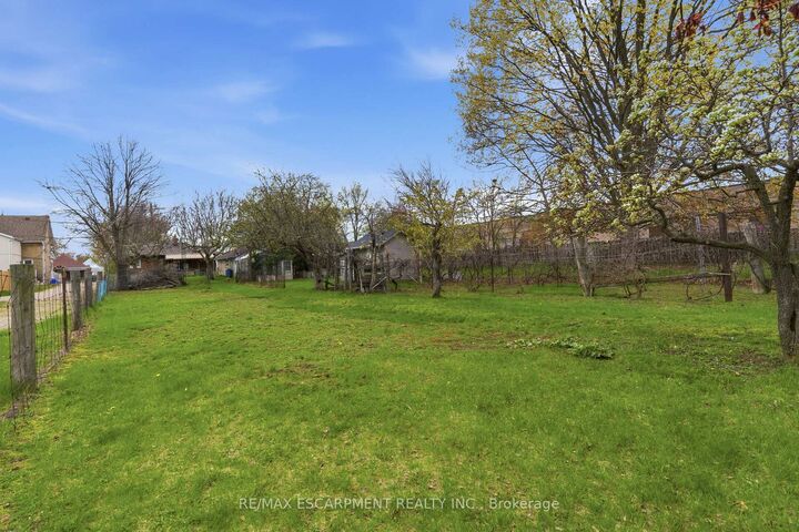 Property Photo: 113 North Park Street ON N3R 4K3