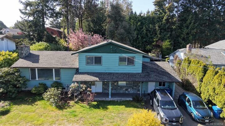 Property Photo: 6413 Southampton Rd BC V9V 1A4