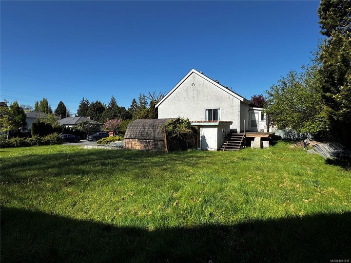 Property Photo: 385 Kinver St BC V9A 6C3