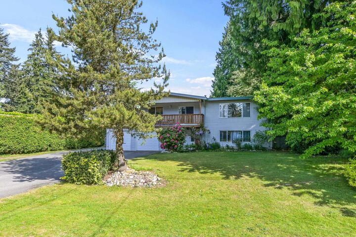 Property Photo: 20663 39 Avenue BC V3A 2V7