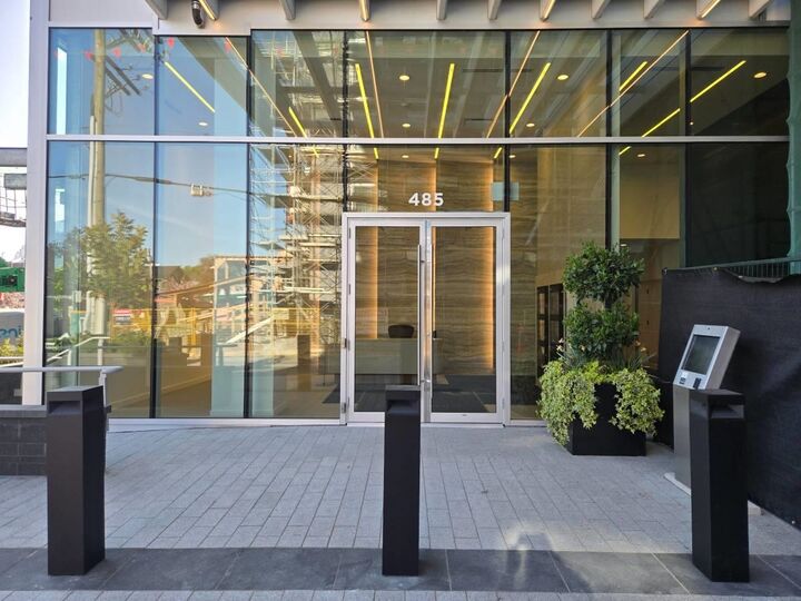 485 W 42nd Avenue 2102 — photo 1