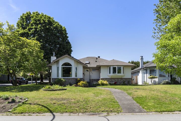 9109 160A Street — photo 1