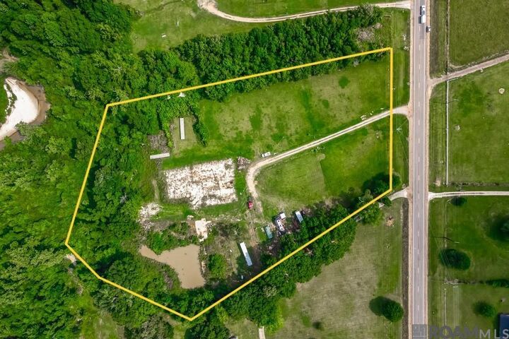 Property Photo:  21717 Plank Rd  LA 70791 
