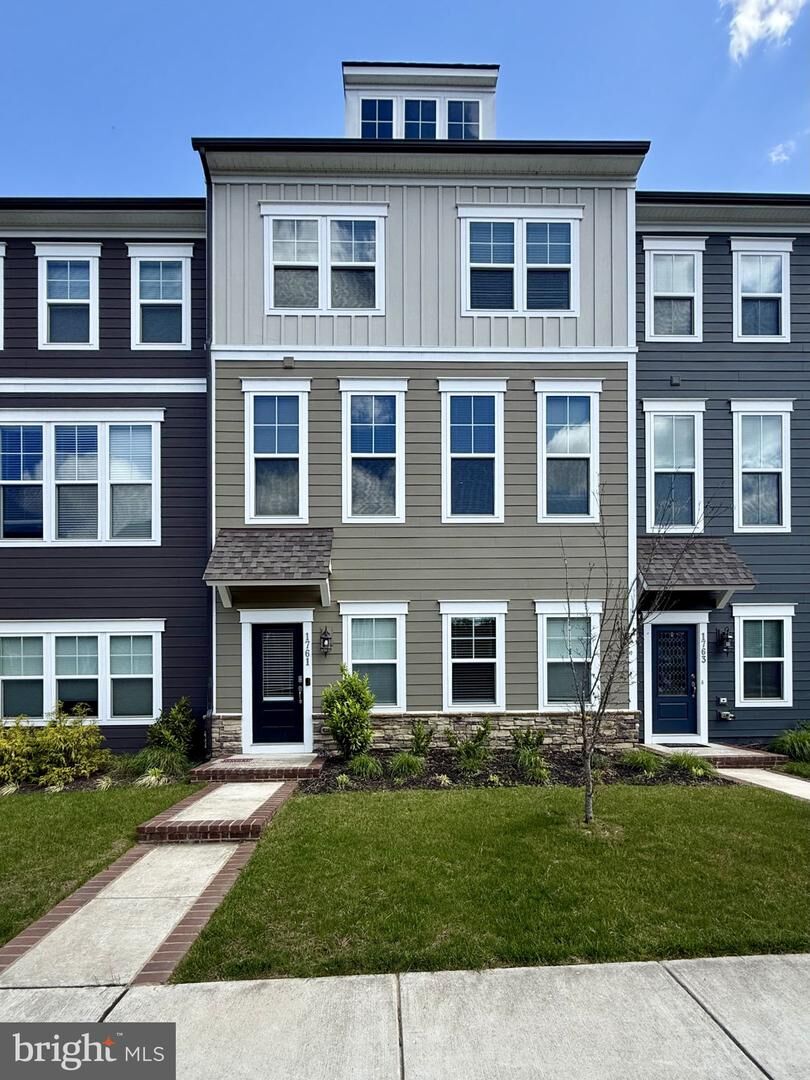 Property Photo:  1761 Autumn Maple Leaf Drive  VA 22026 