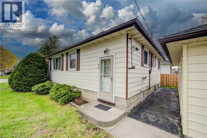 Property Photo:  320 Waterloo Street  ON N0G 2L3 