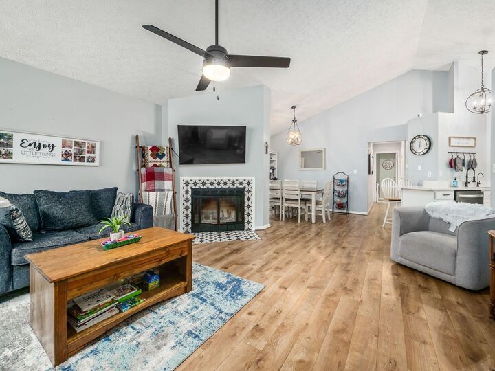 Property Photo:  1384 Crisfield Drive  OH 43204 